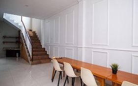Urbanview Stay @H Jakal By Reddoorz