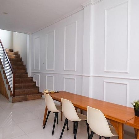 Urbanview Stay @H Jakal By Reddoorz Yogyakarta Bagian luar foto
